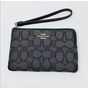 Couch wristlet. New!